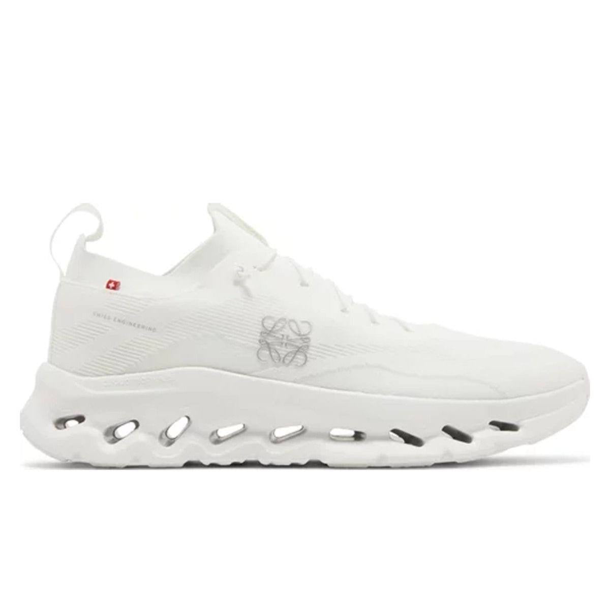 On Cloud X loewe in white